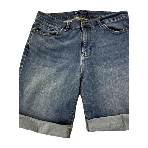 Lee Pants - Lee Womens  Waist 30 In Mid Rise 8.5‎ Cuffed Bermuda Denim Shorts Modern Series